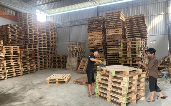 Đ&oacute;ng pallet theo y&ecirc;u cầu,gia c&ocirc;ng palet,thu mua pallet gỗ cũ
