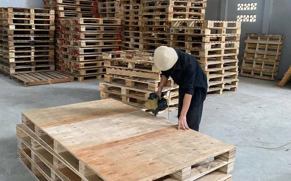 Đ&oacute;ng pallet theo y&ecirc;u cầu, gia c&ocirc;ng palet, thu mua pallet gỗ cũ